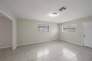 904 1/2 Ellena Rd, Houston, TX 77076 - Photo 5