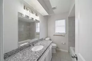 904 1/2 Ellena Rd, Houston, TX 77076 - Photo 7