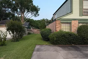 2311 La Quinta Dr, Missouri City, TX 77459 - Photo 3