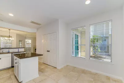 158 N Magnolia Pond Place #158E, The Woodlands, TX 77381 - Photo 9