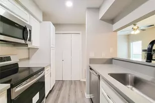 8299 Cambridge St, Houston, TX 77054 - Photo 15