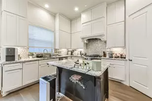 10914 Brookeshire Chase Ln, Houston, TX 77043 - Photo 19