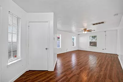 4403 Sprangletop Avenue, Baytown, TX 77521 - Photo 7