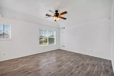 4403 Sprangletop Avenue, Baytown, TX 77521 - Photo 23