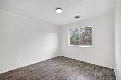 4403 Sprangletop Avenue, Baytown, TX 77521 - Photo 27