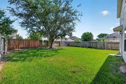 4403 Sprangletop Avenue, Baytown, TX 77521 - Photo 37