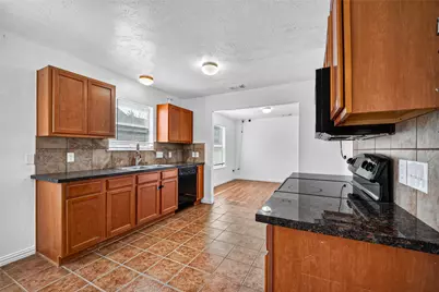 4403 Sprangletop Avenue, Baytown, TX 77521 - Photo 13