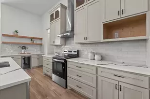 224 Cripple Creek Ln, Angleton, TX 77515 - Photo 17