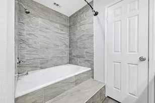 16800 Sugar Pine Dr, Houston, TX 77090 - Photo 25