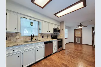 10282 Valley Drive S, Willis, TX 77318 - Photo 21