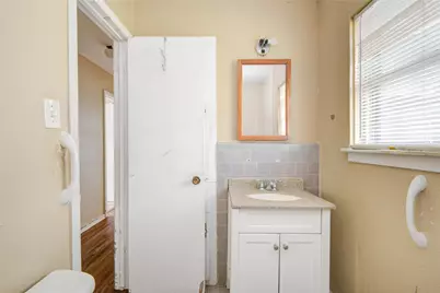 215 Cypress Street, Lake Jackson, TX 77566 - Photo 21