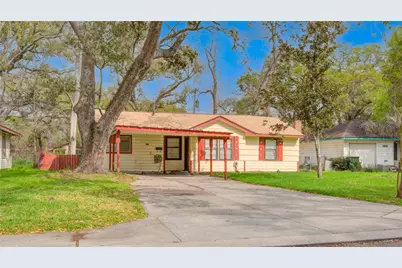 215 Cypress Street, Lake Jackson, TX 77566 - Photo 1