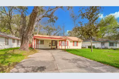 215 Cypress Street, Lake Jackson, TX 77566 - Photo 3