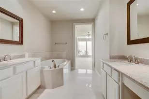 9133 Creekstone Lake Dr, Houston, TX 77054 - Photo 19