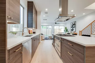 2628 Peckham Street, Houston, TX 77098 - Photo 9