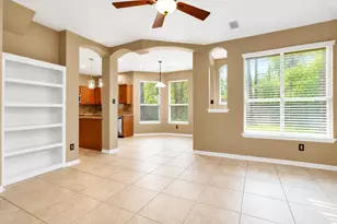 111 S Winterport Cir, The Woodlands, TX 77382 - Photo 9