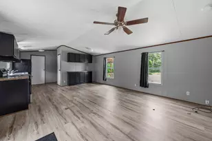 539 Virginia St, Shepherd, TX 77371 - Photo 5
