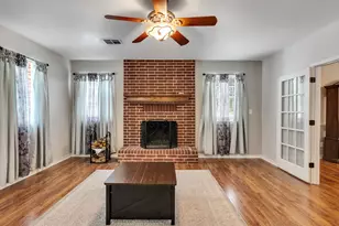 1928 Greentree Dr, Huntsville, TX 77340 - Photo 7