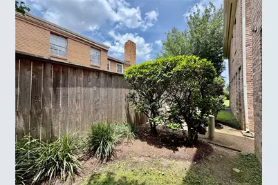 2806 Briarhurst Park, Houston, TX 77057 - Photo 25