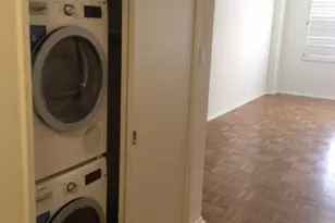 1400 Hermann Dr, Houston, TX 77004 - Photo 23