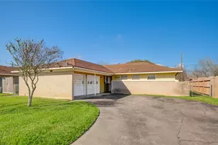 1510 W 11th St, Freeport, TX 77541 - Photo 3