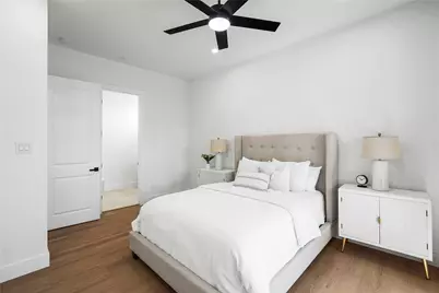 4708 Laurel Street, Bellaire, TX 77401 - Photo 35