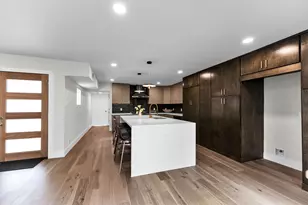 10722 Ella Lee Ln, Houston, TX 77042 - Photo 9