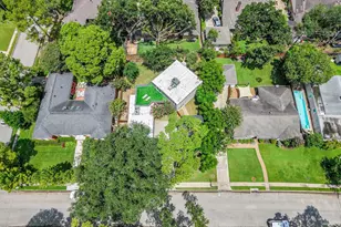 10722 Ella Lee Ln, Houston, TX 77042 - Photo 3