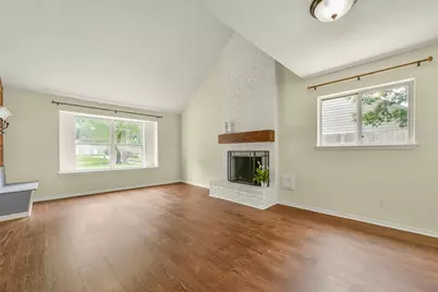 15711 Cavendish Drive, Houston, TX 77059 - Photo 5