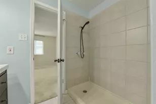 15711 Cavendish Dr, Houston, TX 77059 - Photo 17