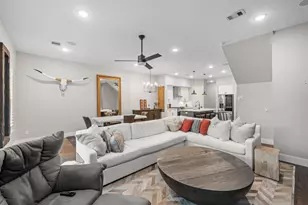 816 E 38th St, Houston, TX 77022 - Photo 3