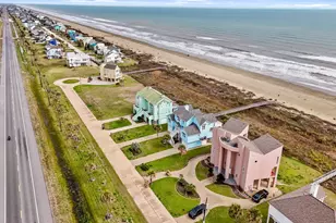 19023 Kahala Dr E, Galveston, TX 77554 - Photo 3