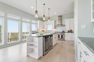 19023 Kahala Dr E, Galveston, TX 77554 - Photo 17