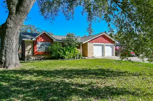 129 Cannon St, Clute, TX 77531 - Photo 1