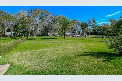 129 Cannon Street, Clute, TX 77531 - Photo 27