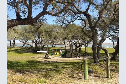 423 Calumet, Palacios, TX 77465 - Photo 33