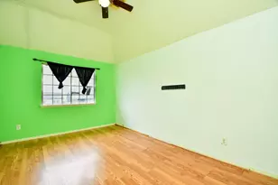 4306 W Thunderwood Cir, Fresno, TX 77545 - Photo 17