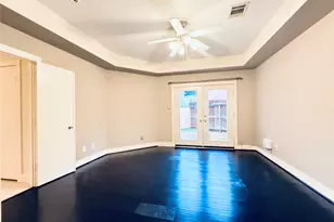9813 Cynthia Ann Ct, Houston, TX 77025 - Photo 3