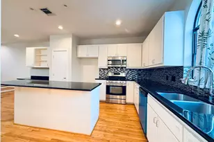 9813 Cynthia Ann Ct, Houston, TX 77025 - Photo 13