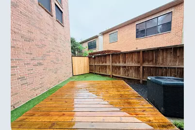 9813 Cynthia Ann Court, Houston, TX 77025 - Photo 33