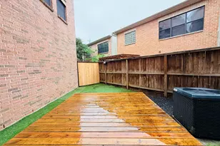 9813 Cynthia Ann Ct, Houston, TX 77025 - Photo 33