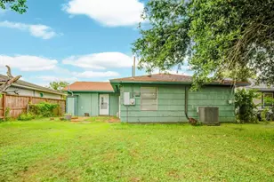 811 W 7th St, Freeport, TX 77541 - Photo 31