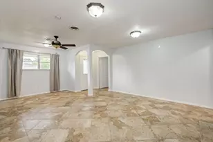 811 W 7th St, Freeport, TX 77541 - Photo 5