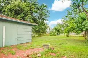 811 W 7th St, Freeport, TX 77541 - Photo 29