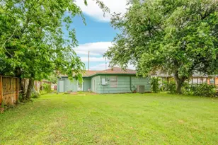 811 W 7th St, Freeport, TX 77541 - Photo 33