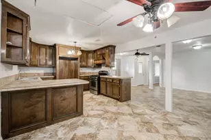 811 W 7th St, Freeport, TX 77541 - Photo 9