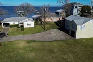 3635 Bayshore Dr, Bacliff, TX 77518 - Photo 3
