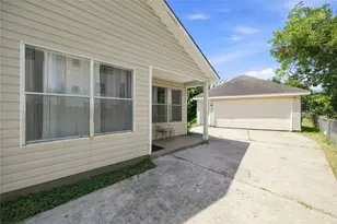 1715 Brewster St, Houston, TX 77020 - Photo 33