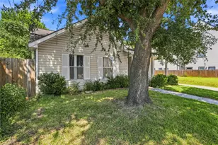 1715 Brewster St, Houston, TX 77020 - Photo 3