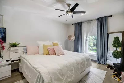 1410 Hyde Park Boulevard #212, Houston, TX 77006 - Photo 3